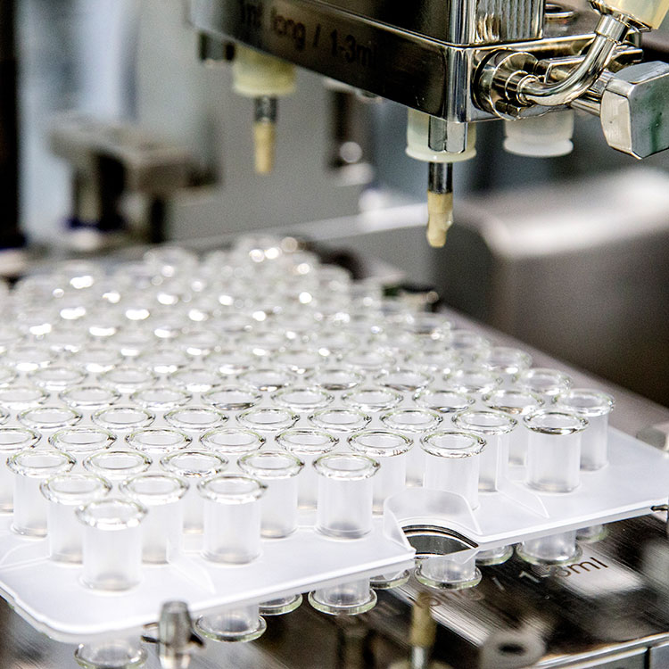 Quais são as funções e efeitos do gel hialurônico de sódio médico?
